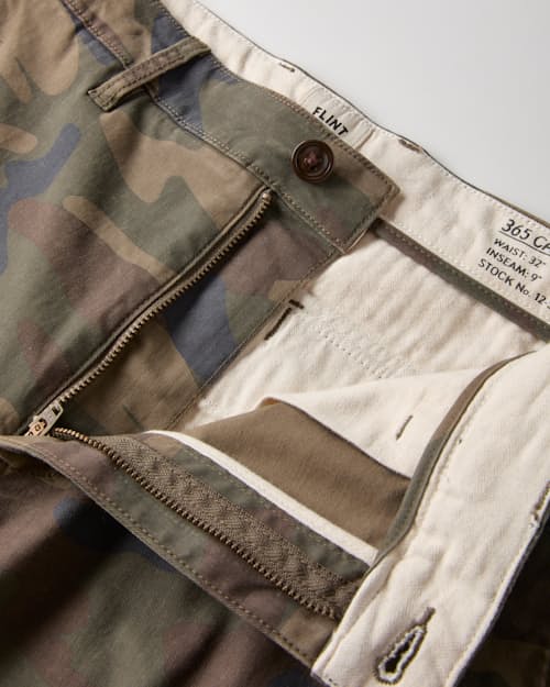 laydown detail image of 365 Cargo Short - 9"