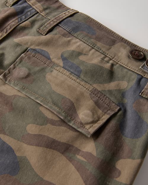 laydown detail image of 365 Cargo Short - 9"