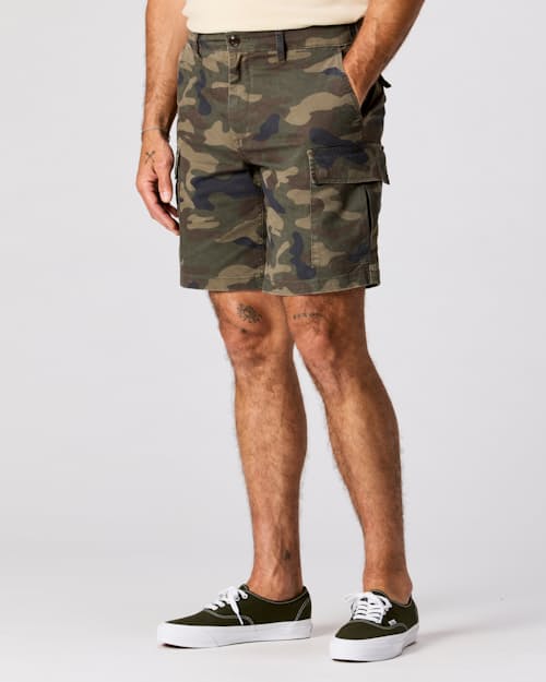 Tobias is 6’2”, 175 lbs, and wearing a size M