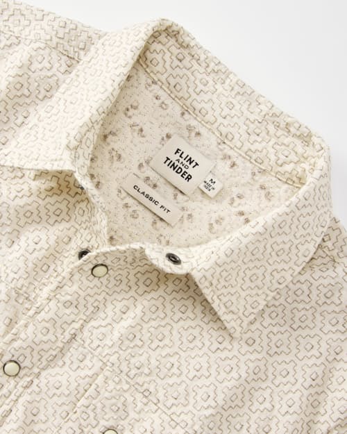 laydown detail image of Short Sleeve Sawtooth Western Shirt