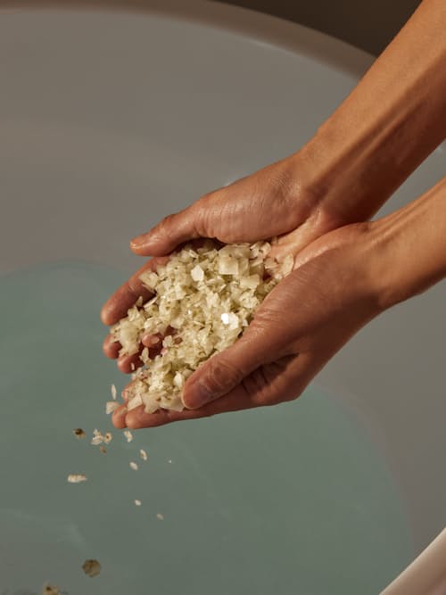 lifestyle image of Serotonin Soak