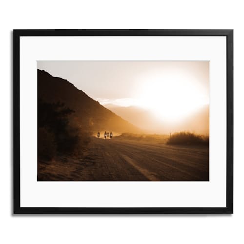 laydown image of Owens Sunrise - Huckberry Archives