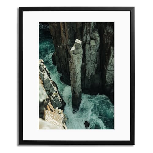 laydown image of The Totem Pole - Huckberry Archives