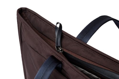 laydown detail image of Tokyo Tote Bag - 15L