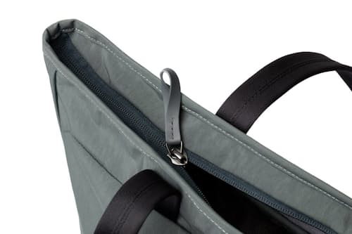 laydown detail image of Tokyo Tote Bag - 15L