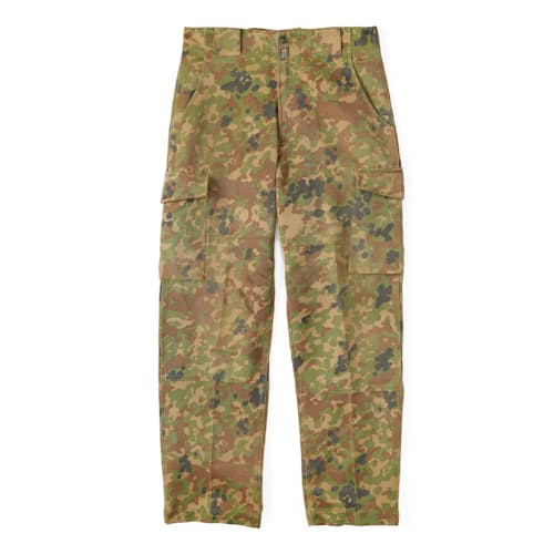 laydown image of Vintage 1990s Woodlands Camo Cargo Pant