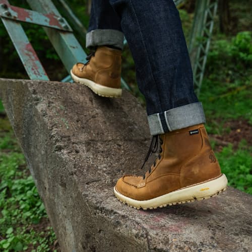 lifestyle image of Logger Moc 917 GTX