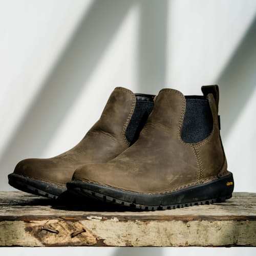 lifestyle image of Tramline Chelsea 917 Major Brown GTX