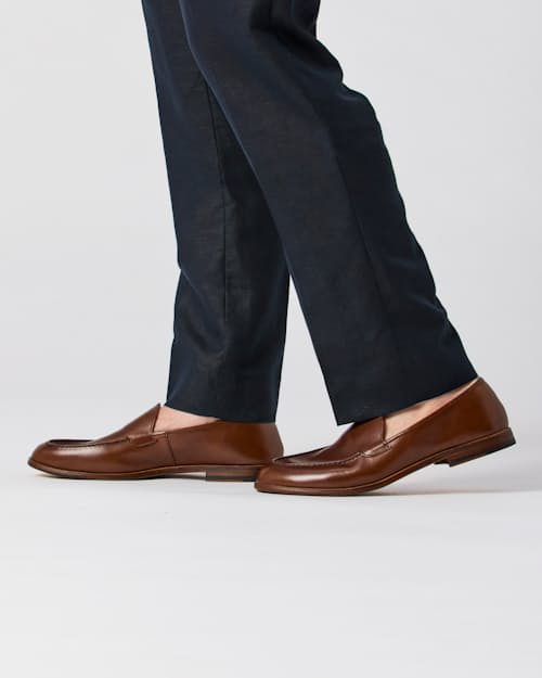 on model image of Rosedale Linen Classic Suit Pant