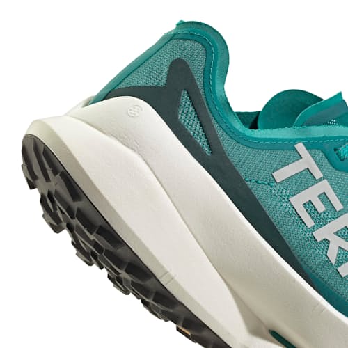 laydown detail image of Agravic Speed Ultra Trail Sneaker