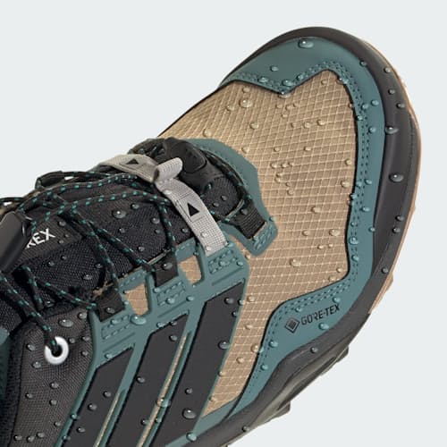 lifestyle image of Terrex Skychaser GTX Sneaker