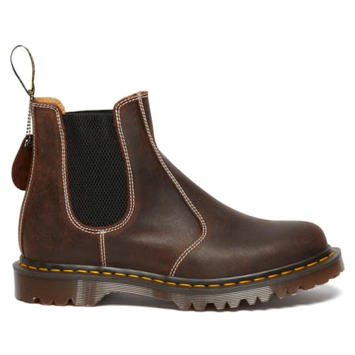 laydown image of 2976 Made in England Wax Commander Chelsea Boots