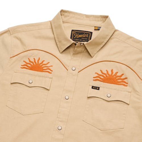 laydown detail image of Crosscut Deluxe Long Sleeve Snapshirt