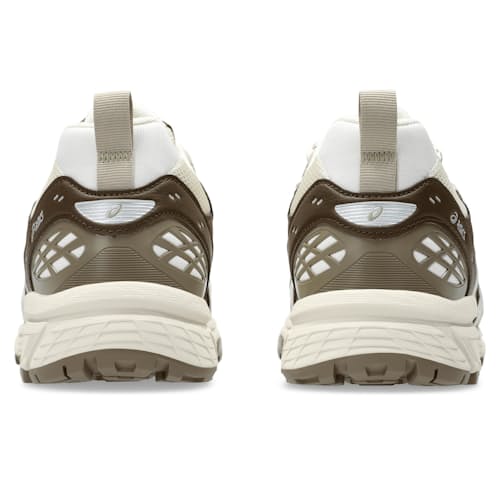 laydown image of Gel-Nunobiki Sneaker