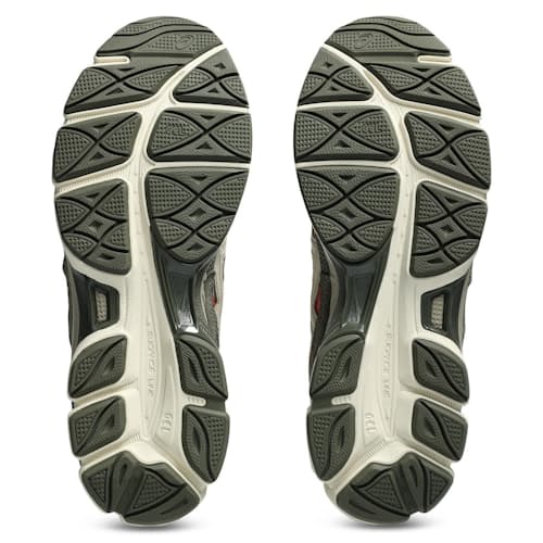 laydown image of Gel-NYC Sneaker