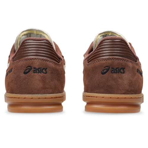 laydown image of Skyhand OG Sneaker