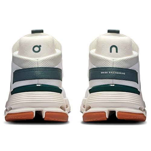 laydown image of Cloudnova 2