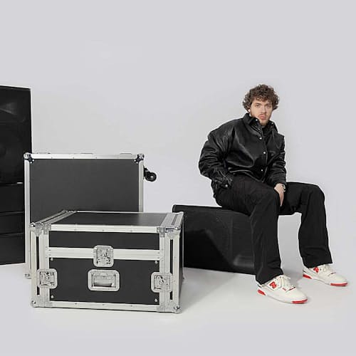 lifestyle image of 550