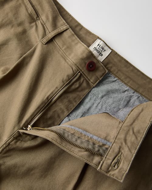 laydown detail image of 365 Pleated Chino Pant