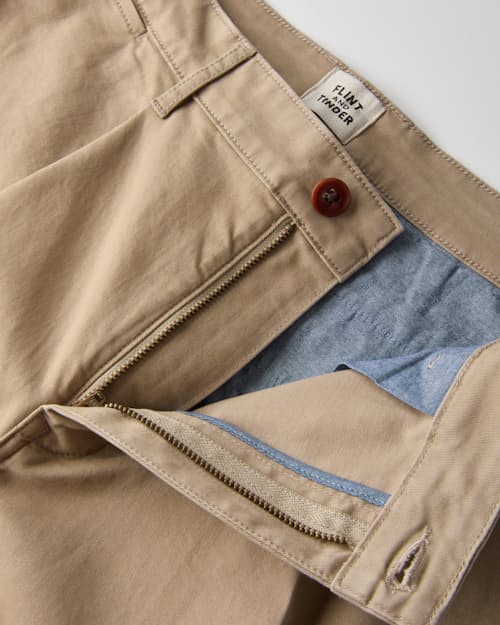 laydown detail image of 365 Pleated Chino Pant