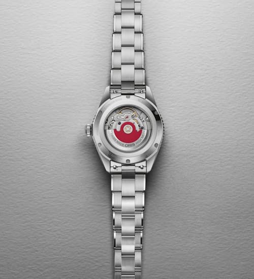 lifestyle image of Divers Date Watch