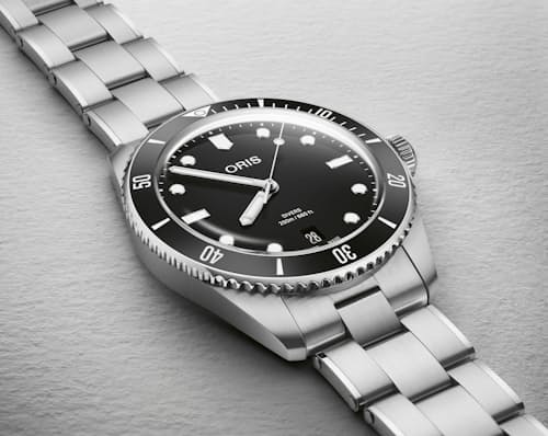 lifestyle image of Divers Date Watch