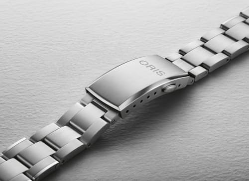 lifestyle image of Divers Date Watch