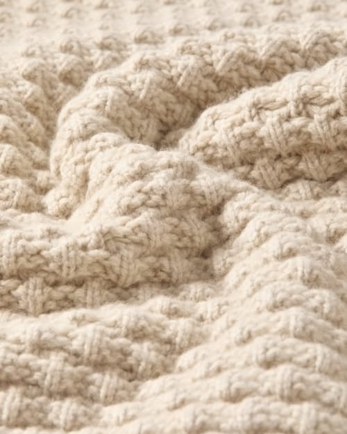 laydown detail image of Fisherman Crewneck Sweater [Bobble Stitch]