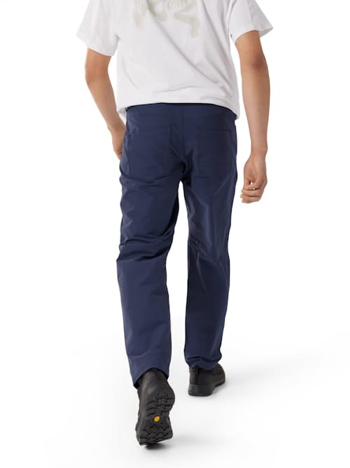 on model image of Kragg Cotton Pant