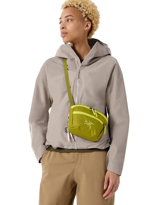 on model image of Mantis 1 Waist Pack