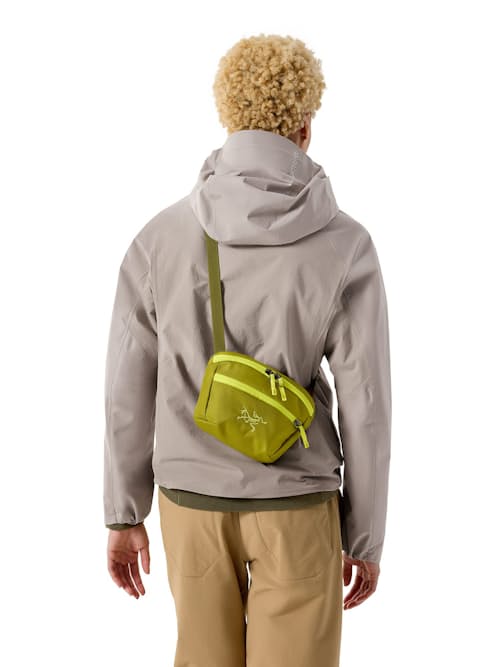 on model image of Mantis 1 Waist Pack