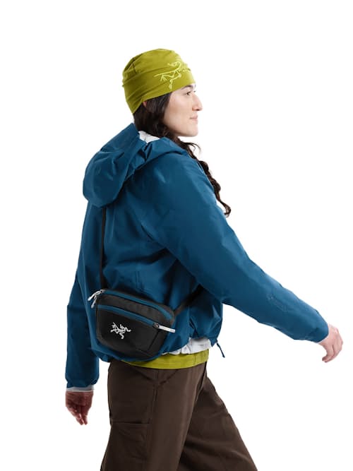 on model image of Mantis 1 Waist Pack