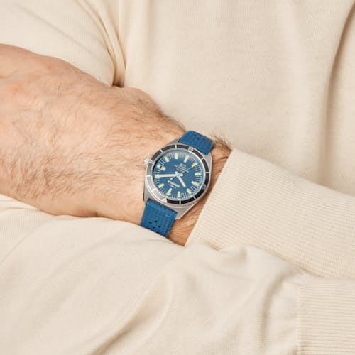 on model image of Duck 3HD 40mm Watch