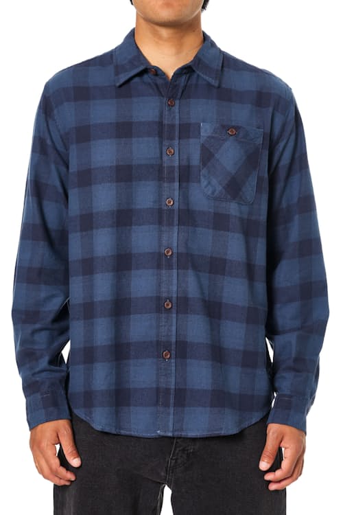 on model image of Derek Lightweight Brushed Flannel