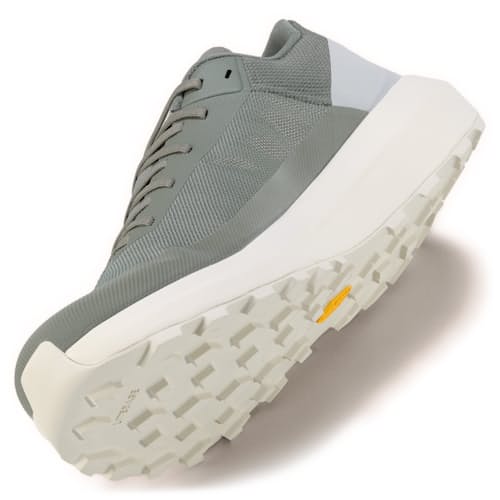 laydown image of Norvan LD 4 Sneaker