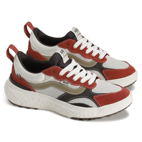 laydown image of MTE Ultrarange NEO VR3 Sneaker