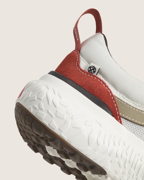 laydown detail image of MTE Ultrarange NEO VR3 Sneaker