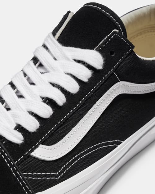 laydown detail image of Premium Old Skool 36 Sneaker