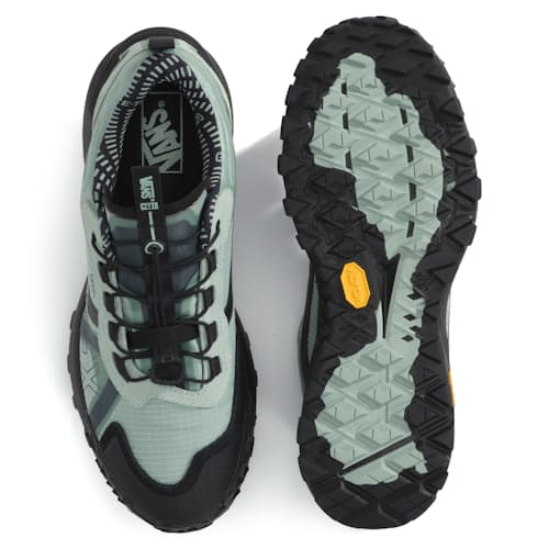 laydown image of MTE Crosspath XC GTX Sneaker