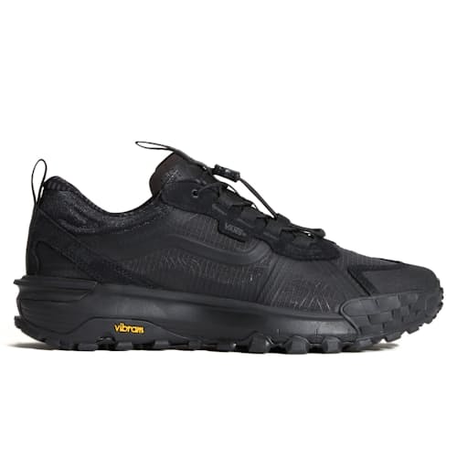 laydown image of MTE Crosspath XC GTX Sneaker