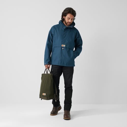 on model image of Vardag Anorak