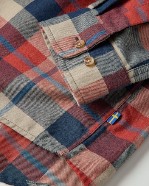 laydown detail image of Fjallglim Shirt
