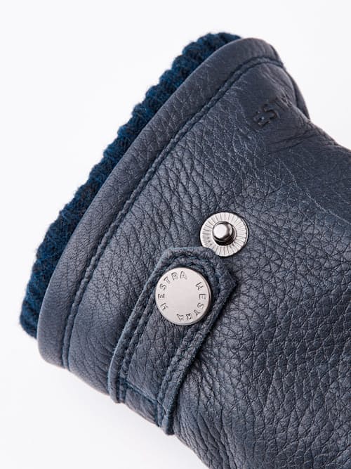 laydown detail image of Utsjo Glove - Elk/Fleece