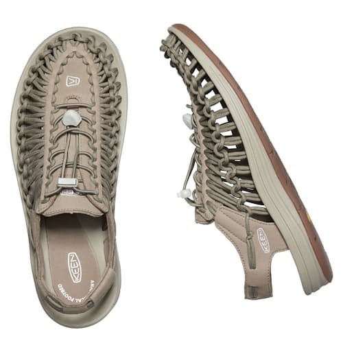 laydown image of UNEEK Sandal