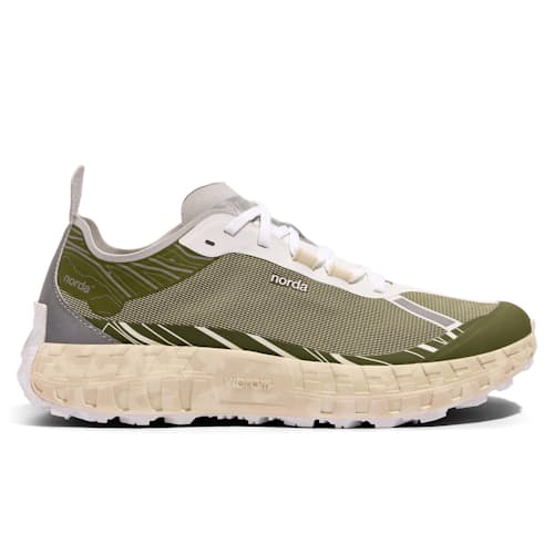 laydown image of 001 Trail Running Sneaker