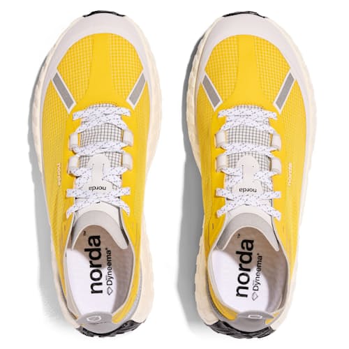 laydown image of 001 Trail Running Sneaker