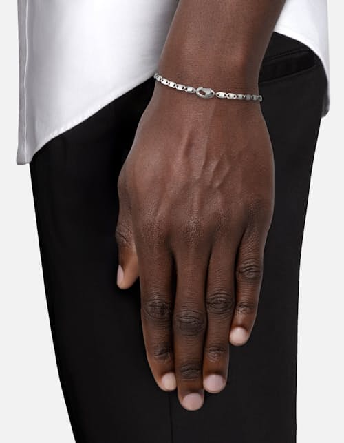 on model image of Vesper Chain Bracelet