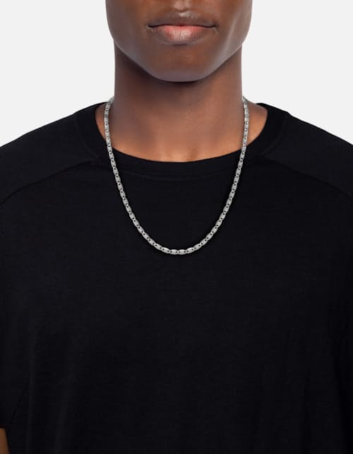 lifestyle image of Vesper Chain Necklace