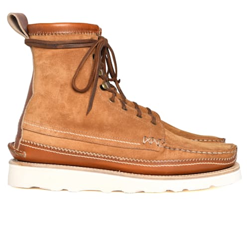 laydown image of Handsewn Maine Guide DB Boots