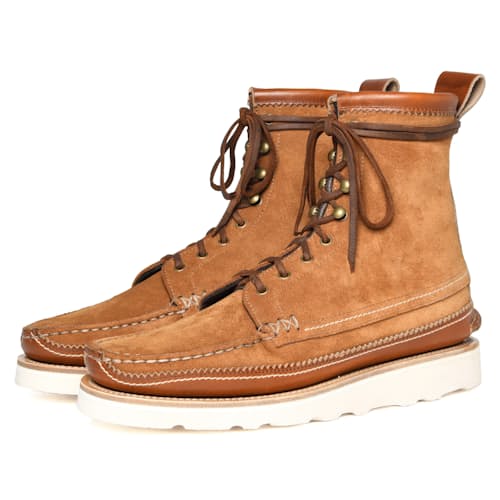 laydown image of Handsewn Maine Guide DB Boots